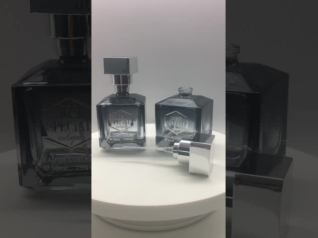 Цвет градиента контейнера духов 50ml квадратной формы пустой стеклянный