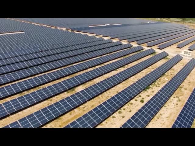 水連邦機関望遠鏡のポーランド人が付いている窓の太陽電池パネルのクリーニング ブラシ