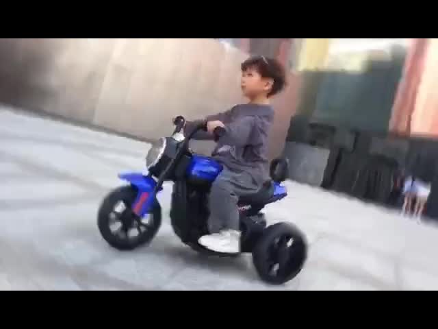 Non Slip MP3 Kids Electric Motorbike With Big Head