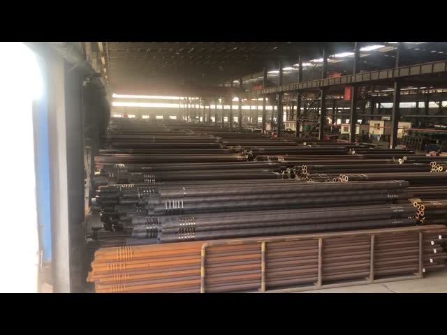 Горячекатаная трубка котельной стали большого диаметра пускает безшовное высокое давление по трубам видео