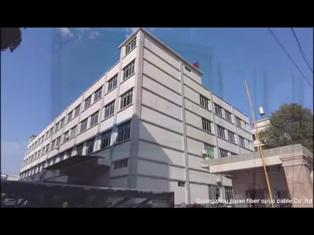 Alta tensión en el aire libre 4 12 18 24 36 48 60 72 96 144 Red central Adss Cables de fibra óptica El video