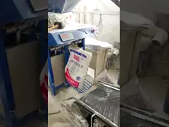 Клапан кладет машину в мешки упаковки 20kg сумки клапана порошка гипса для конструкционного материала video