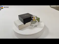 4C возместило пятно коробок CMYK духов упаковывая УЛЬТРАФИОЛЕТОВОЕ со штемпелевать золота video