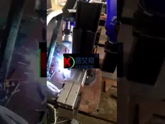 Сбережения космоса сварочного аппарата робота высокой точности автоматические video