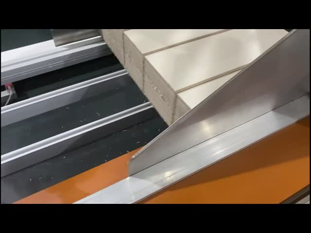 自動磁石の鉄シートの設置機械