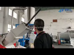 Дробилка бутылки любимца дробилки D2 листа профиля трубы PVC меля SWP500 video