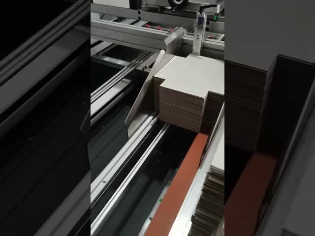 磁石の鉄シートの設置機械