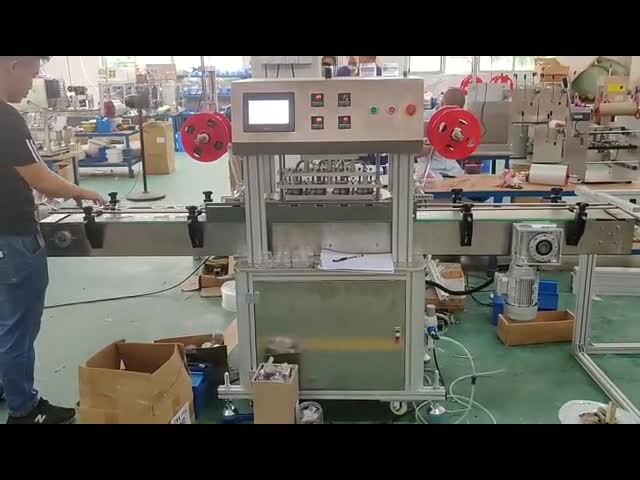 1000W Industrial Vacuum Packaging Machine Assembly Line Type Sealing Machine For Chili Sauce