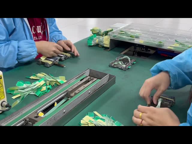 Compact Board-to-Board Signal Cable Assembly Using 40AWG Parallel Wires