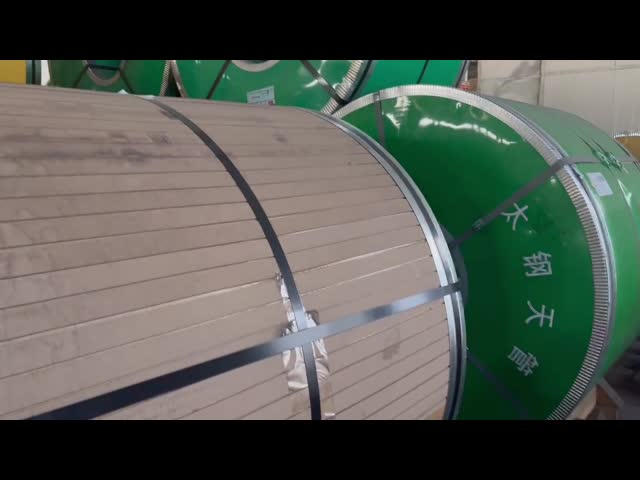 鏡面仕上げのステンレス鋼コイル ASTM 316L 301 は 2B BA 8k 1500mm を冷間圧延しました