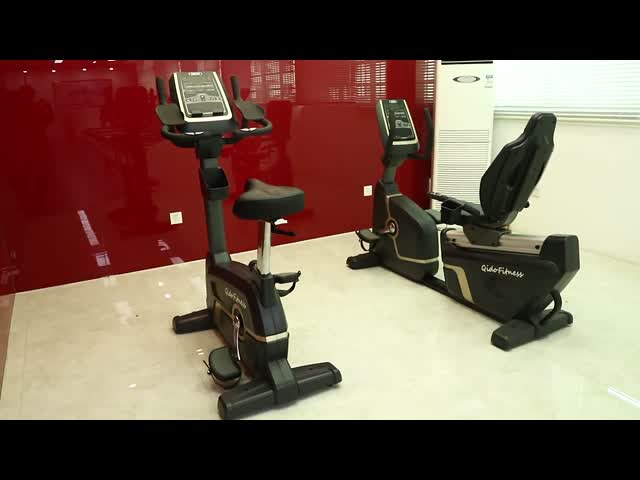 Крытый неподвижный велосипед тренировки, стойка моторизованный магнитный велотренажер видео