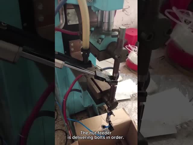 Vibratory Copper Parts Screw Nut Bowl Feeder For Stationary Spot Welding Machine