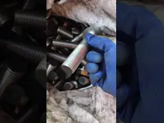 Болт с буртиком наговора углерода M52 стальной полностью продетый нитку с шайбой video