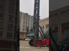 8 пустого тонн обработчика контейнера на штабелировать контейнеры 20 Ft 40ft пустые во дворе контейнера video
