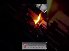 Красочное стекло перколятора издает долгий низкий звук зеленая толстая куря стеклянная труба водопровода масла video