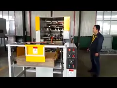 Коробка умирает машина плиты картона кантовочного станка вырезывания 380V пробивая video