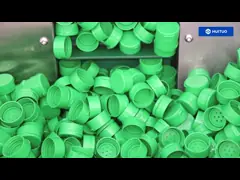 Машина стеклянной бутылки покрывая для майонеза и чатней кетчуп соуса чилей video