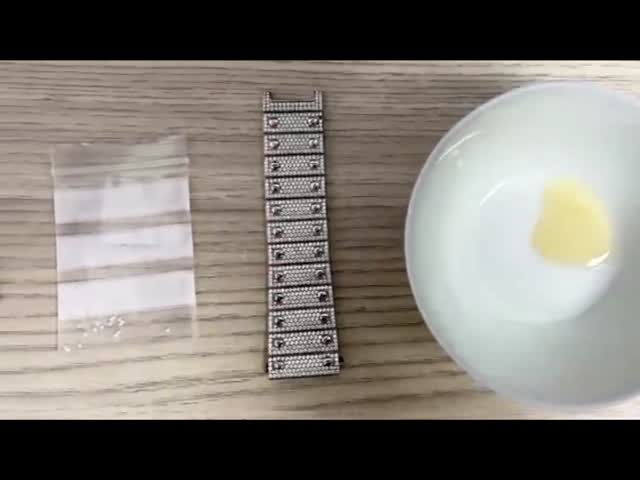 Замороженный вне кварц диаманта стразов наблюдает ювелирные изделия хмеля нержавеющей стали тазобедренные видео