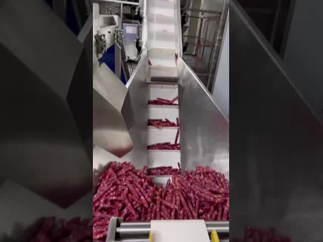 軽食の食品メーカーのためのフル オートの運搬および重みづけおよび袋のシーリング システム。SUS304機械フレーム