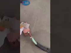 Soldadura della carta metallica con una arma a mano mobile