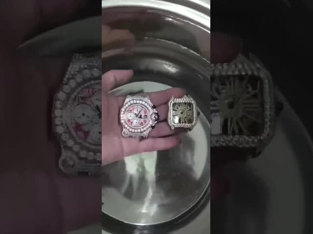 Бюст вниз с наручных часов диаманта Moissanite дозора диаманта выхода дозора полностью замороженных видео