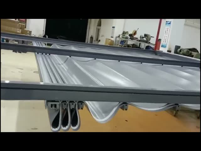 おおいの滑走を用いる引き込み式の陰の日除けSUNC注文ポリ塩化ビニールのパーゴラ システム