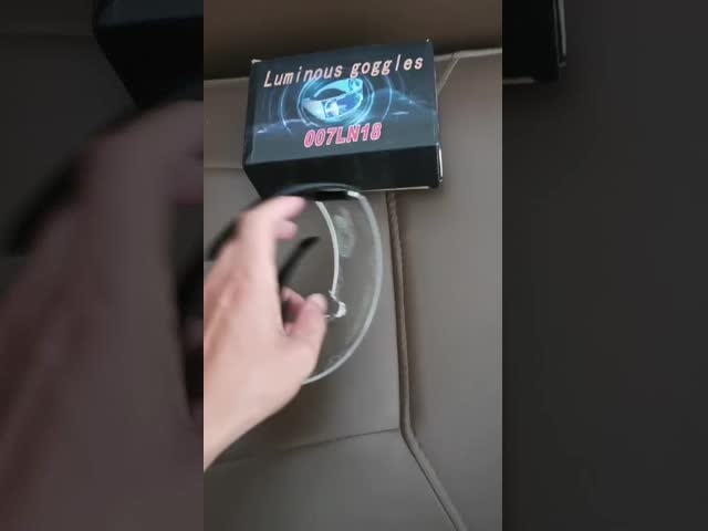 Футуристические светящие стекла СИД 7 цветов освещают вверх USB перезаряжаемые для взрослых