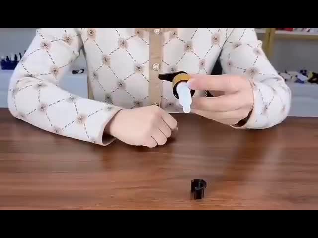 分配するアルミニウム紫色のローションは28/410ボディ洗浄をポンプでくむ