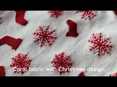 Ткань фланели полиэстера искривления покрыла с красной фольгой 270GSM для одежды рождества video