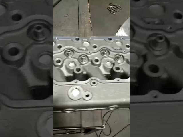 Землечерпалка разделяет 3306 дизель головок цилиндра 8N6796 высокой эффективности видео