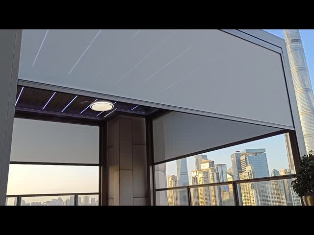 На открытом воздухе моторизованное алюминиевое газебо перголы с дверью света RGB сползая стеклянной видео