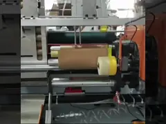 Бумага слипчивой краски заволакивания стены маскируя для предохранения от пола video