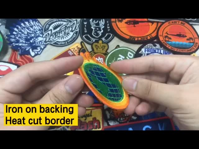 注文の 3D ブランドのロゴの刺繍パッチ バッキングの鉄が付いている編まれたパッチ