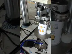 Нержавеющая сталь Semi консервирует герметизируя машину для сбережений космоса закуски video