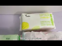 Сторона очищая младенца устранимого полотенца хлопка мягкого многоразового сухого обтирает video