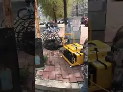 Fiber Optic Cable Pulling Machine , 300KG Crawler Type Cable Tractors