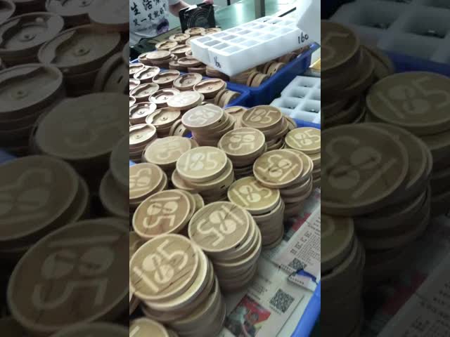 Сердце формирует бамбуковую беспроводную поручая пусковую площадку быстрое поручая 10W 15W для телефона видео