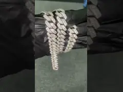 Диапазон Chai связи серебряного кольца вечности Moissanite кубинський отрезал установку когтя золота 18K video