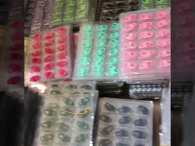 Весна шарнирного соединения металла щелкает пряжку регулировки Webbing талрепа телефона крюка видео