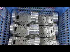 Изготовленные на заказ анодируя части металла алюминия высокой точности подвергая части механической обработке металла CNC поворачивая video