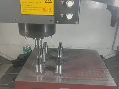 Прессформа заливки формы материала СКД61 делая вставки компонента специальной формы для умирает заливки формы video