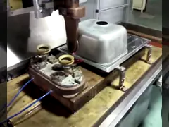 Падение в сварочном аппарате шва сопротивления раковины свертывая полно автоматическом video