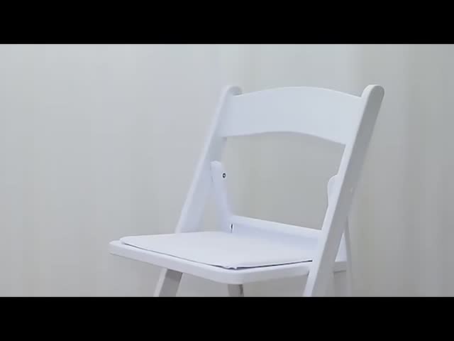 Смола стульев сада портативной Stackable складчатости пластиковая белая для свадебного банкета событий видео