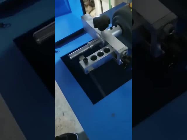 Автомат для резки трубы пользы PVC машины рукава с плетеной внутренней прокладкой SS Skiving резиновый двойной видео