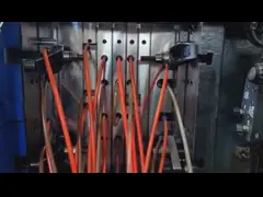 Прочная пластиковая прессформа крышки для бегуна крышки КСД бутылки 28ПКО сока напитка горячего video