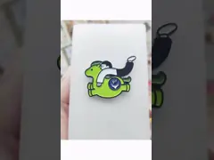 Сердце сформировало выгравированный изготовленный на заказ ODM SGS золота монетки свадьбы покрывая полировать video