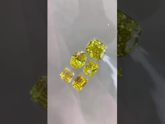 O laboratório de HPHT criou Diamond Loose Cushion Cut amarelo 10 Mohs