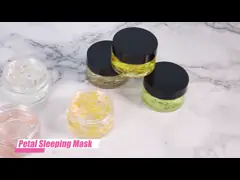 Сокращение маски глины сна красного вина влажное сосредоточенно изучает маску грязи воды завалки яркую video