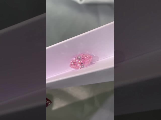 実験室によって作成された着色されたダイヤモンドの人は実験室がピンクのダイヤモンド指輪を主な源の伯爵夫人緩いダイヤモンド作成した実質のダイヤモンドを作った