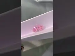 実験室によって作成された着色されたダイヤモンドの人は実験室がピンクのダイヤモンド指輪を主な源の伯爵夫人緩いダイヤモンド作成した実質のダイヤモンドを作った